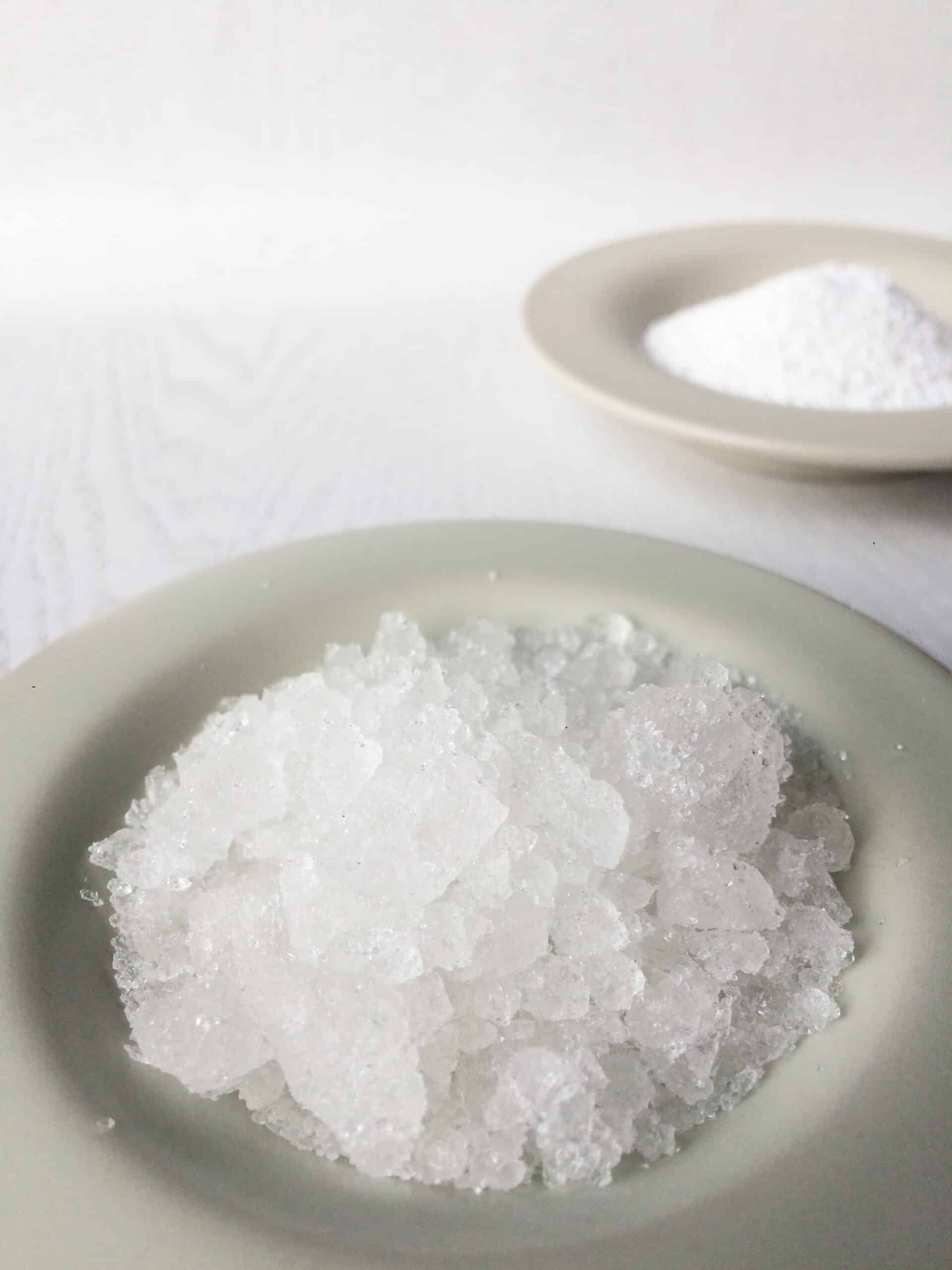Bicarbonate alimentaire, bicarbonate ménager et cristaux de soude : quelle  différence ?