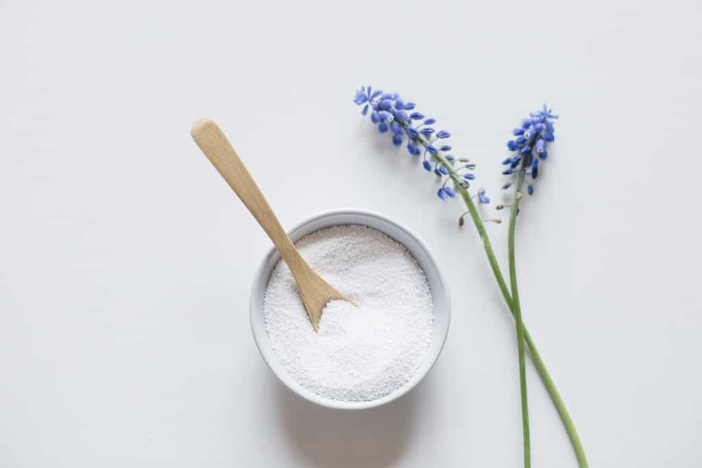 Utilisation de l’acide citrique comme produit de ménage : un puissant