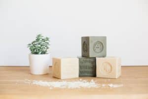 Savons de Marseille blancs et verts