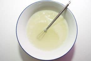 Ajouter du gel d'Aloe Vera bio et équitable à votre préparation maison de crème nourrissante pour le corps