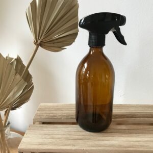 Le contenant spray verre ambré sera parfait pour accueillir les produits ménagers faits maison !