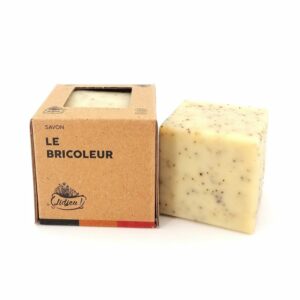 Le Bricoleur savon naturel et bio très exfoliant au marc de café et huile de sésame fabriqué par Lîdjeu vendu par Lilycraft