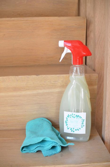 Spray nettoyant naturel toutes surfaces pour le ménage de printemps